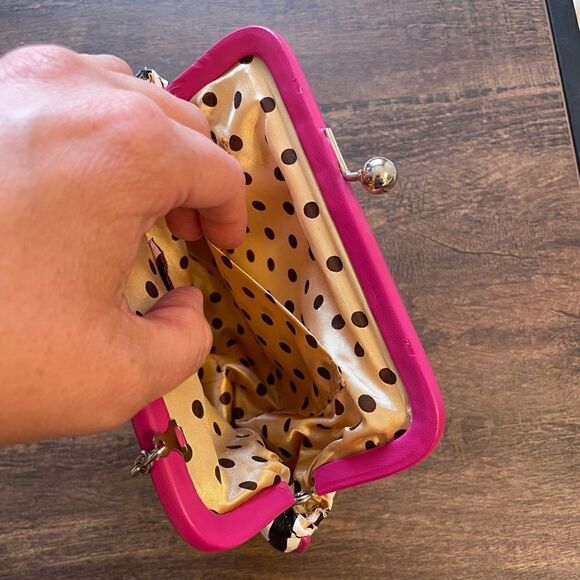 “D” initial clutch bag - Picture 5 of 5